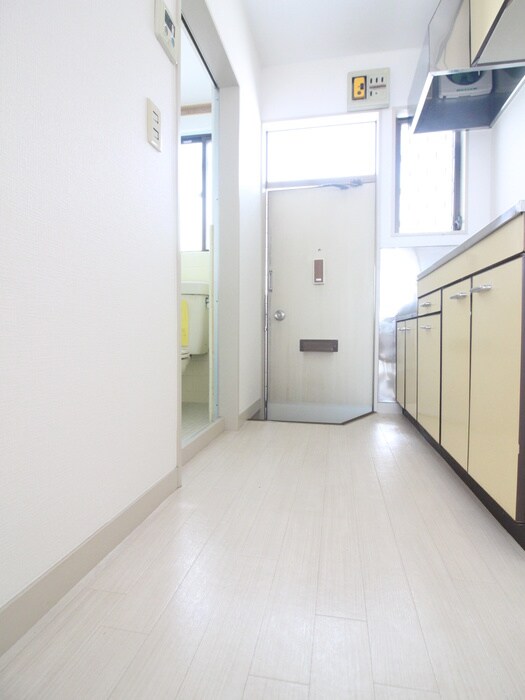 物件内観写真18　(廊下)