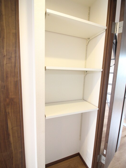 物件内観写真10　(収納)