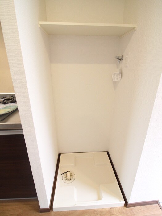 物件内観写真17　(洗濯機置場)