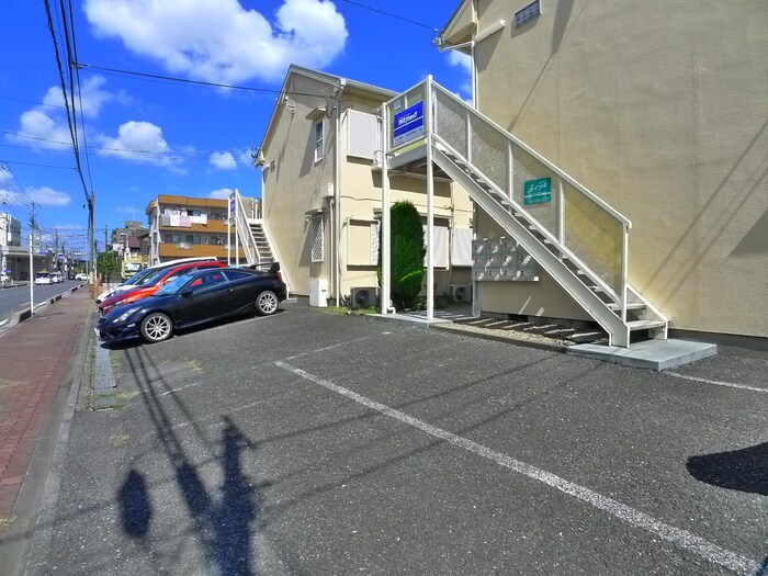 物件外観写真2　(駐車場)