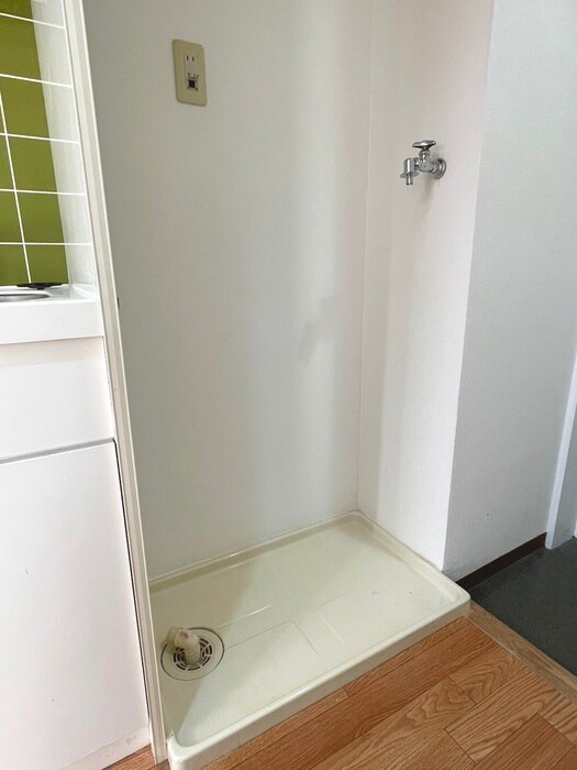 物件内観写真11　(洗濯機置場)