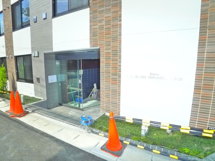 物件外観写真2　(エントランス部分)