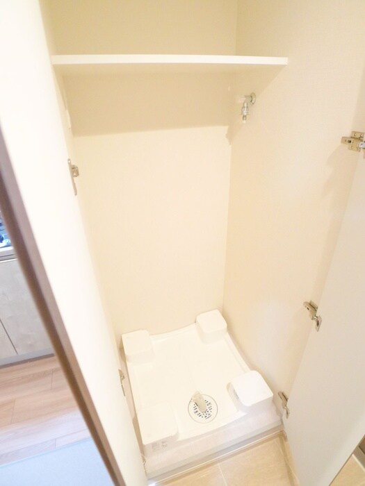 物件内観写真12　(洗濯機置場)