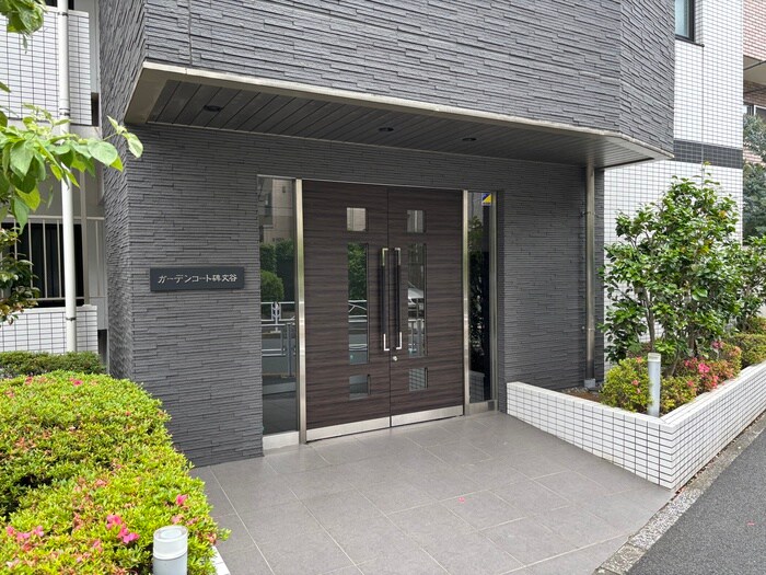 物件外観写真3　(エントランス部分)