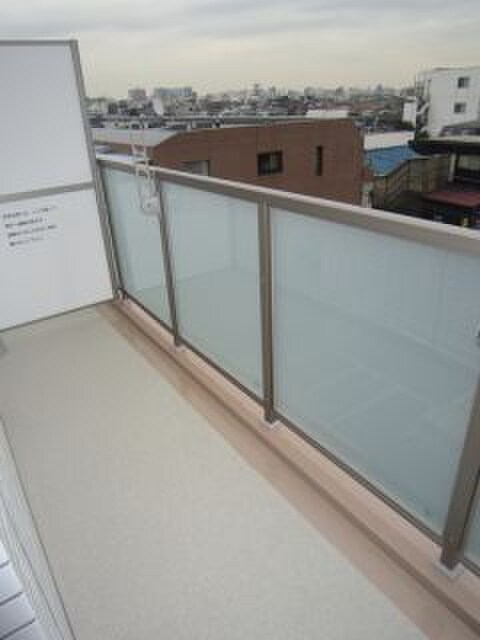 物件内観写真18　(室内からの展望)