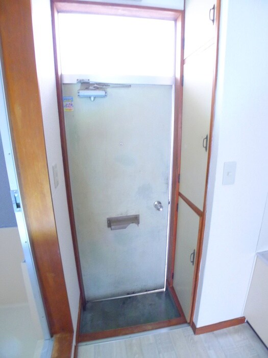 物件内観写真16　(玄関)