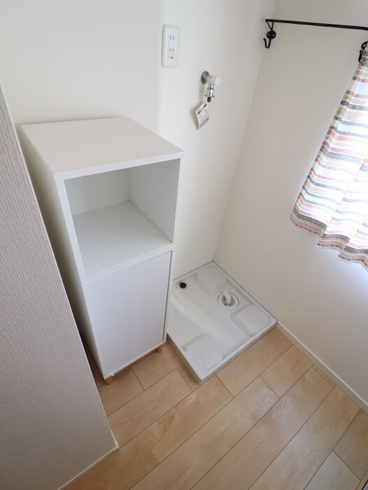 物件内観写真14　(洗濯機置場)