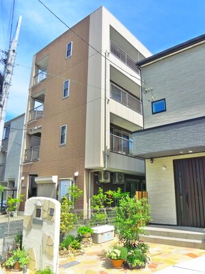 Empereur Fer（ｱﾝﾌﾟﾙｰﾙﾌｪｰﾙ）外観写真