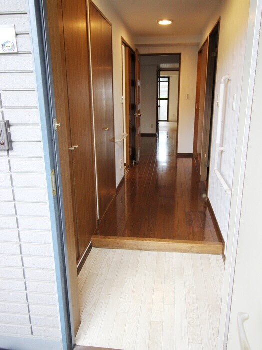 物件内観写真16　(玄関)