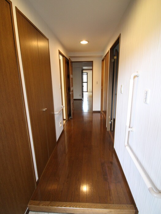 物件内観写真21　(廊下)