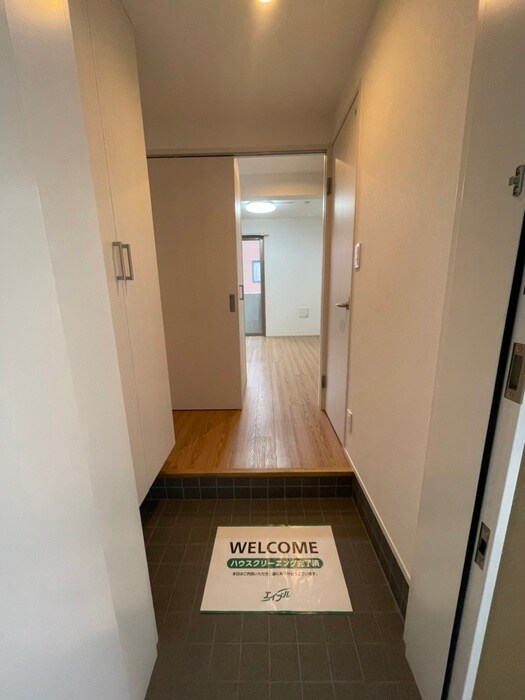 物件内観写真16　(玄関)