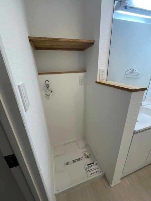 物件内観写真17　(洗濯機置場)