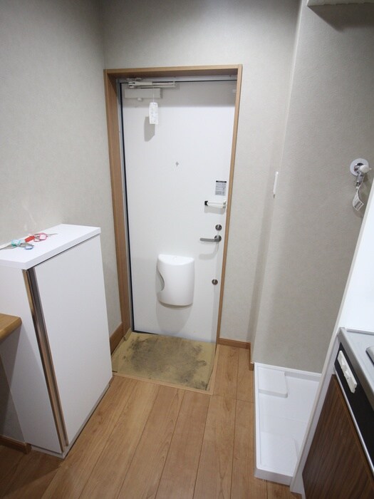 物件内観写真15　(玄関)