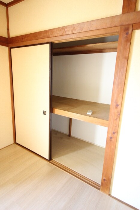 物件内観写真12　(収納)