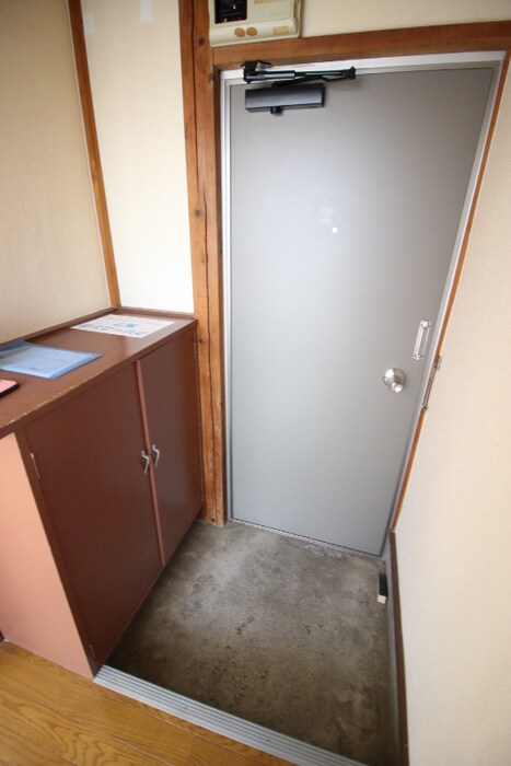 物件内観写真14　(玄関)