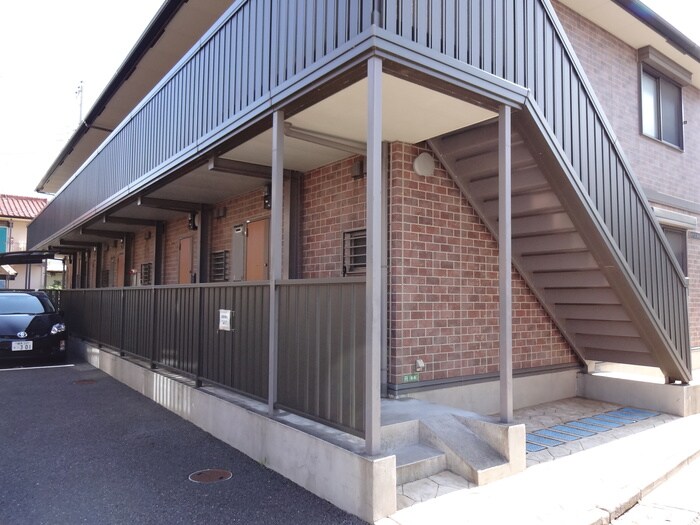 物件外観写真3　(エントランス部分)