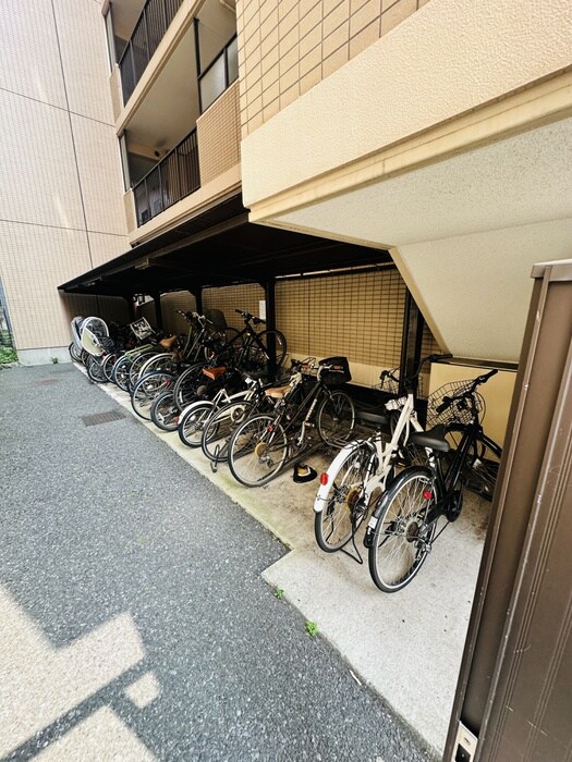 物件外観写真5　(駐輪場)