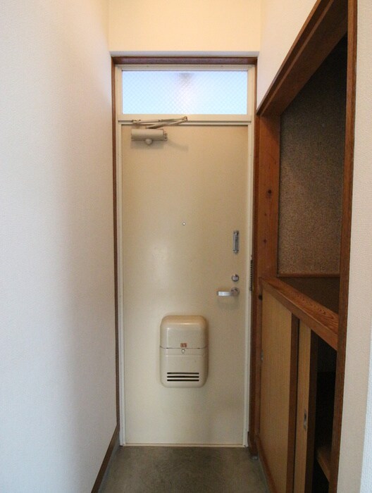 物件内観写真11　(玄関)
