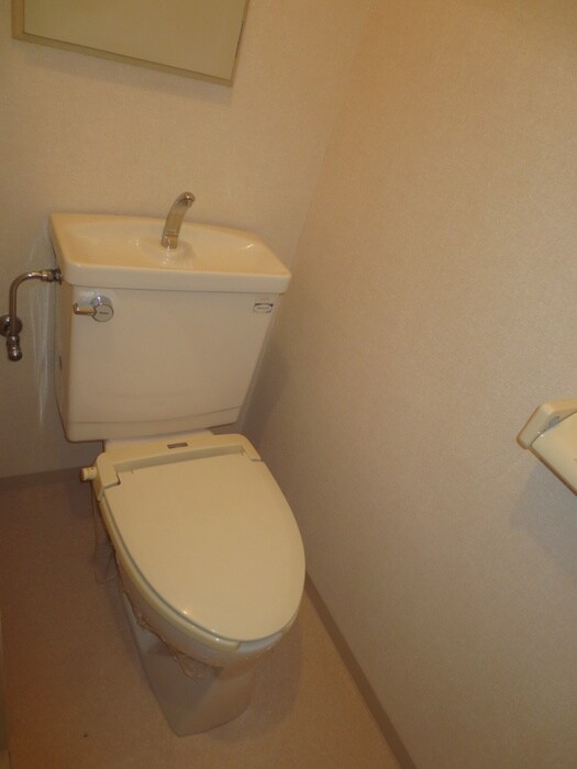 物件内観写真14　(トイレ)