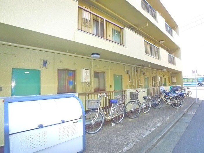 物件外観写真5　(駐輪場)