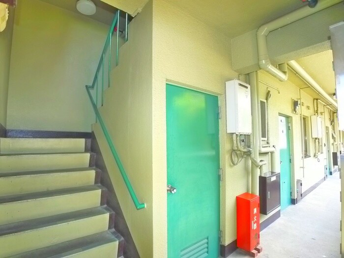 物件外観写真6　(エントランス部分)