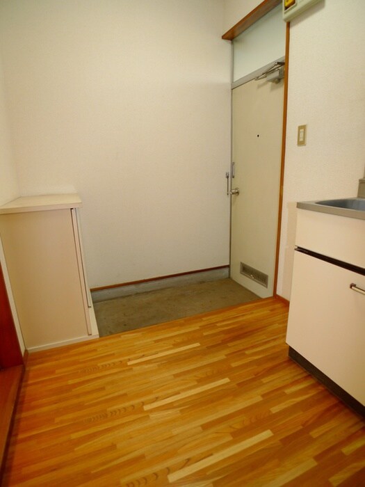 物件内観写真9　(玄関)