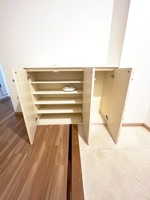 物件内観写真18　(靴箱)