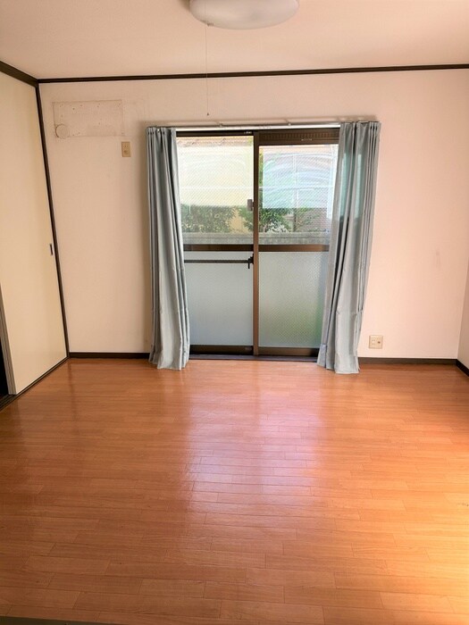 物件内観写真4　(居室)