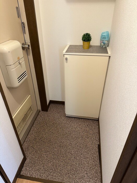 物件内観写真12　(玄関)