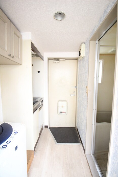 物件内観写真15　(玄関)