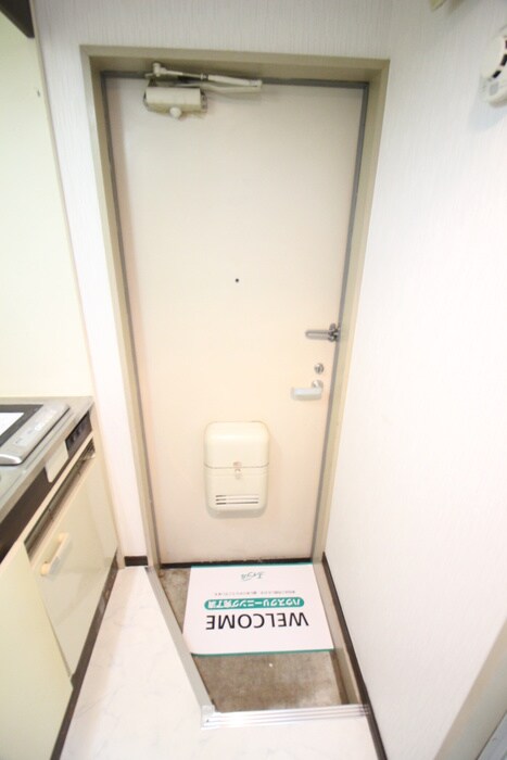 物件内観写真17　(玄関)