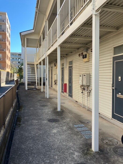 物件外観写真4　(エントランス部分)