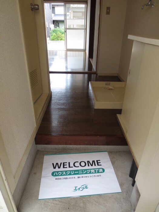 物件内観写真14　(玄関)