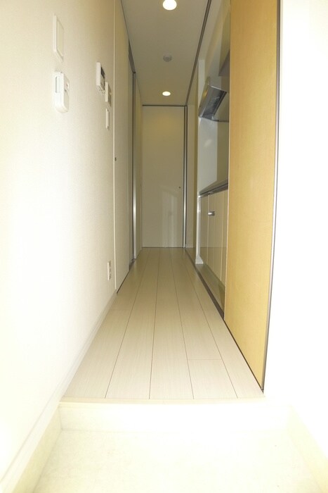 物件内観写真4　(玄関)