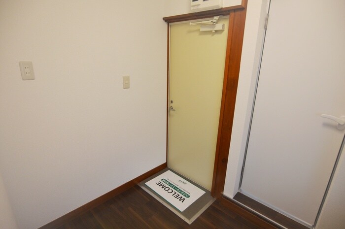 物件内観写真17　(玄関)