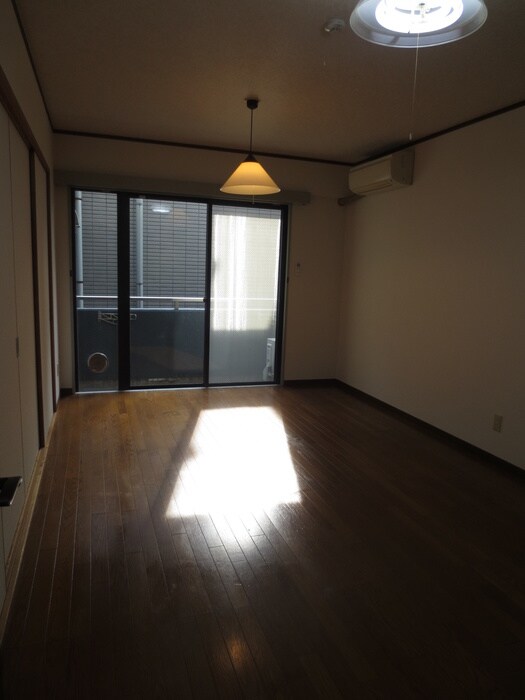 物件内観写真9　(室内からの展望)