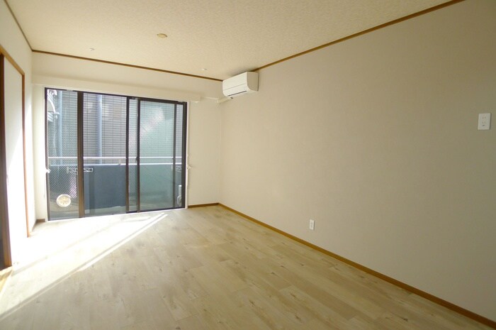 ラ・ポ－ル七番館の居室