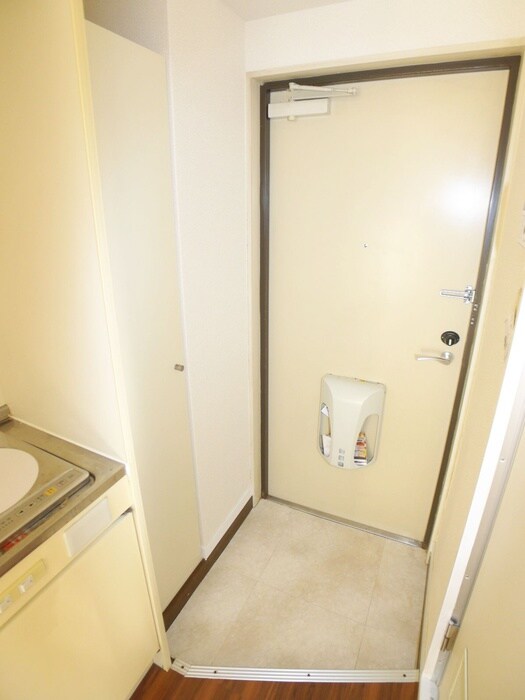 物件内観写真8　(玄関)