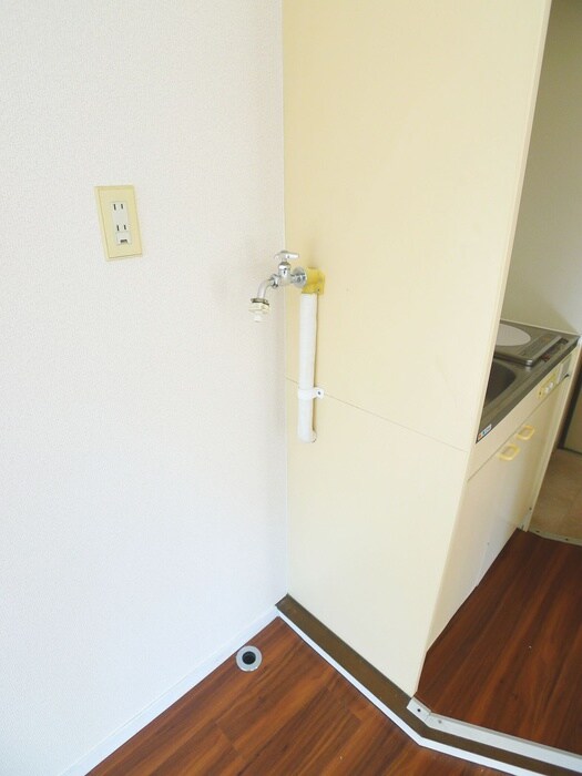 物件内観写真11　(洗濯機置場)