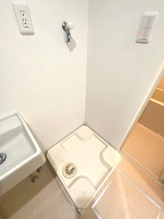 物件内観写真13　(洗濯機置場)