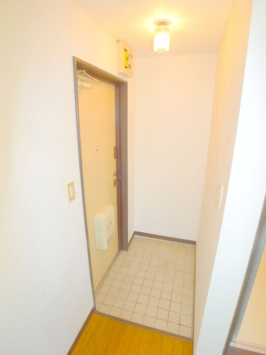 物件内観写真7　(玄関)