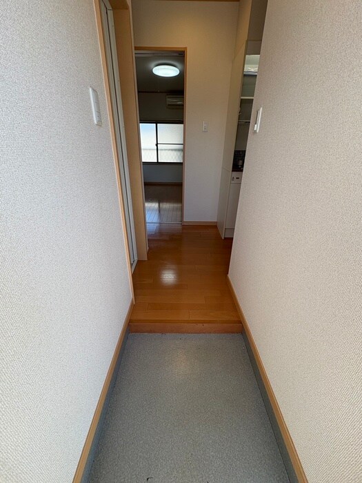 物件内観写真13　(玄関)