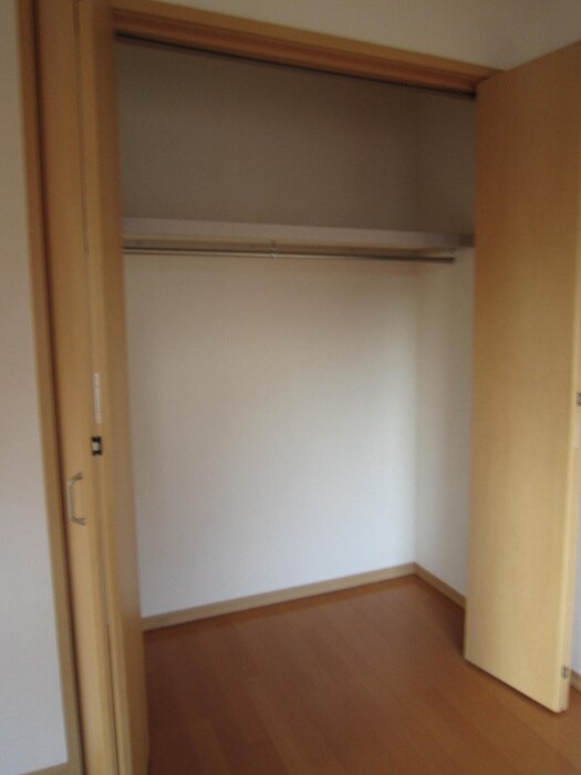 物件内観写真12　(収納)