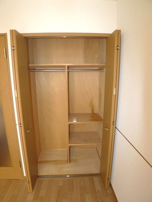 物件内観写真12　(収納)