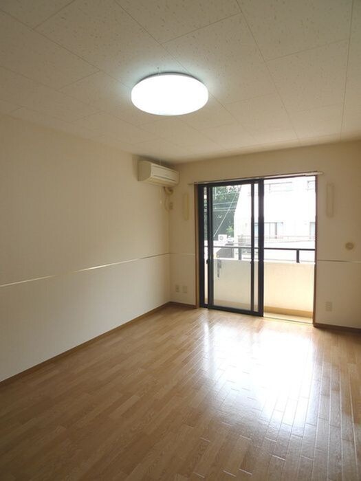 物件内観写真16　(室内からの展望)