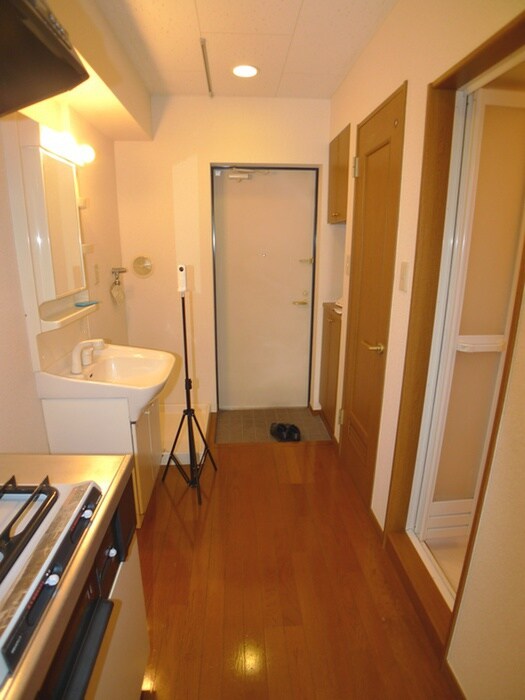 物件内観写真17　(玄関)