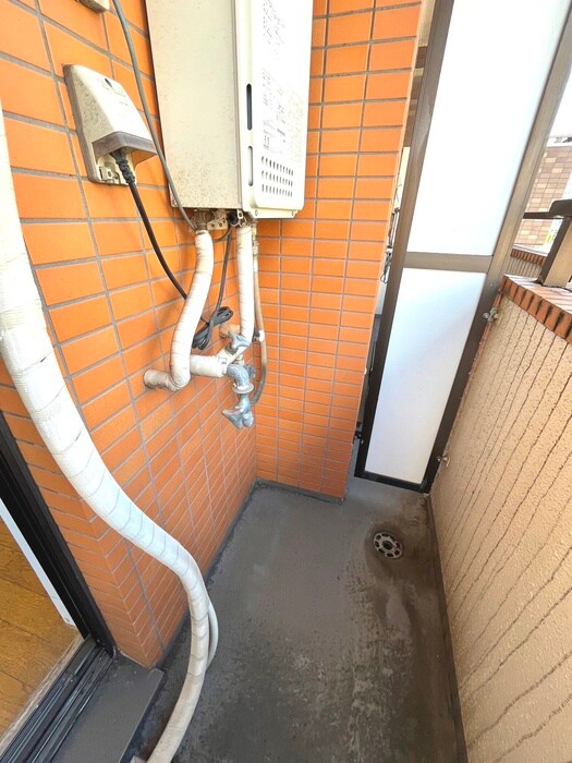 物件内観写真16　(洗濯機置場)