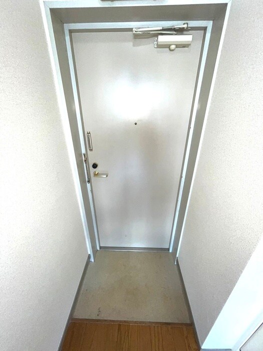 物件内観写真18　(玄関)