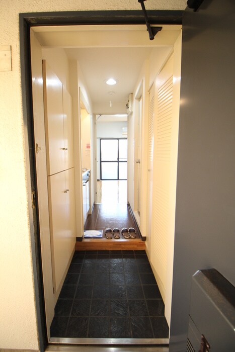 物件内観写真7　(玄関)