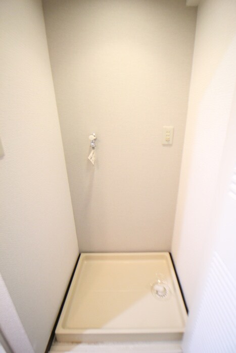 物件内観写真14　(洗濯機置場)